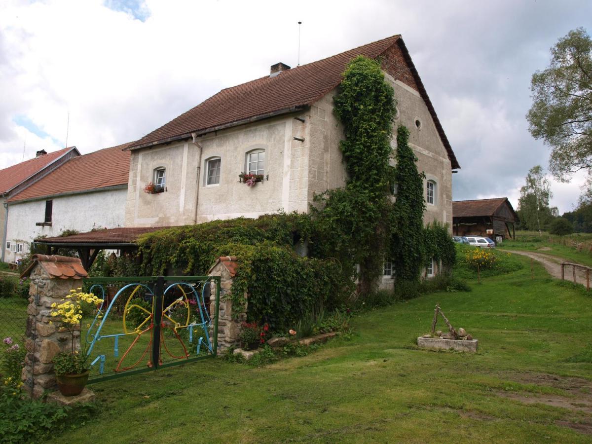 Ferienwohnung Statek Krizove Pole Vyšší Brod Exterior foto